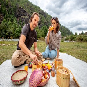 Picnic in the Neyphu valley