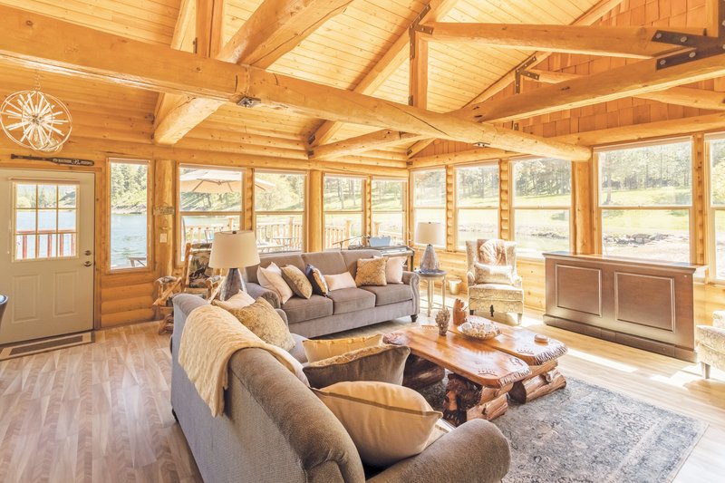 Riverview Ranch, Luxury Hotel in Alberton, Montana, USA Small Luxury