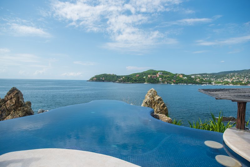 Villa el Murmullo - Infinity Pool with view