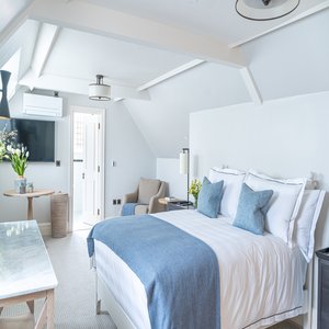 Long White Cloud - Bedroom