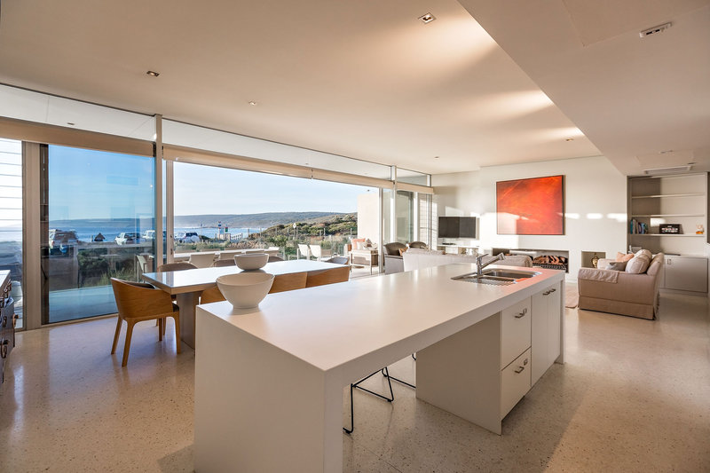 2 Bedroom Premium Beach House Kitchen