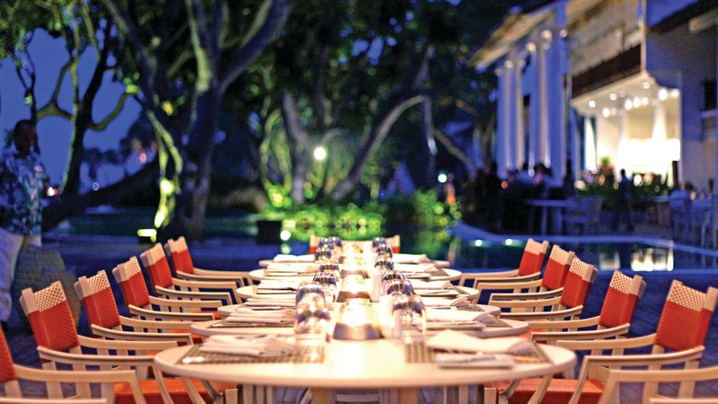 Dine at outdoors with Salty Snapper