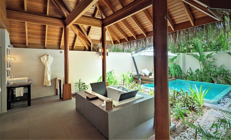 Deluxe Beach Bungalow With Pool - Bathroom