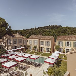 Outdoor Pool - Panoramic View