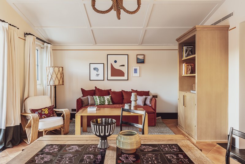 Prestige Suite - Living Room
