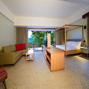 Senator Suite