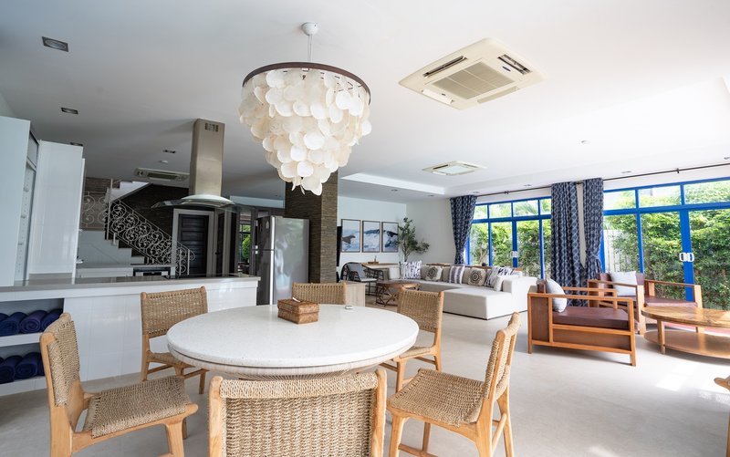4BR Villa Dining Area