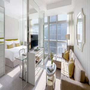 Lanson Place CWB Grand Luxe Room