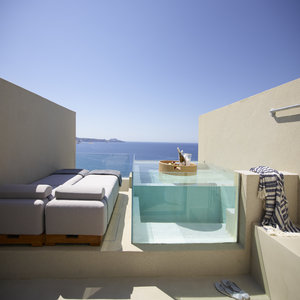 Superior Suite Private Chill Pool & Panoramic Sea View