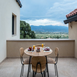 Mystras Suite Balcony With Valley View