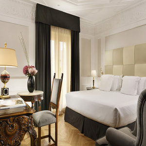 Villa Medici Bedroom