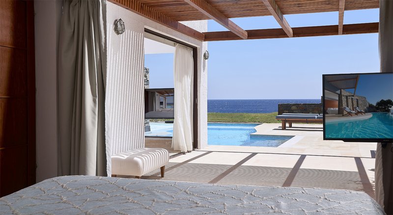 Club Suite Private Pool Seafront