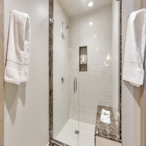 PL5 N Bathroom Shower WEB