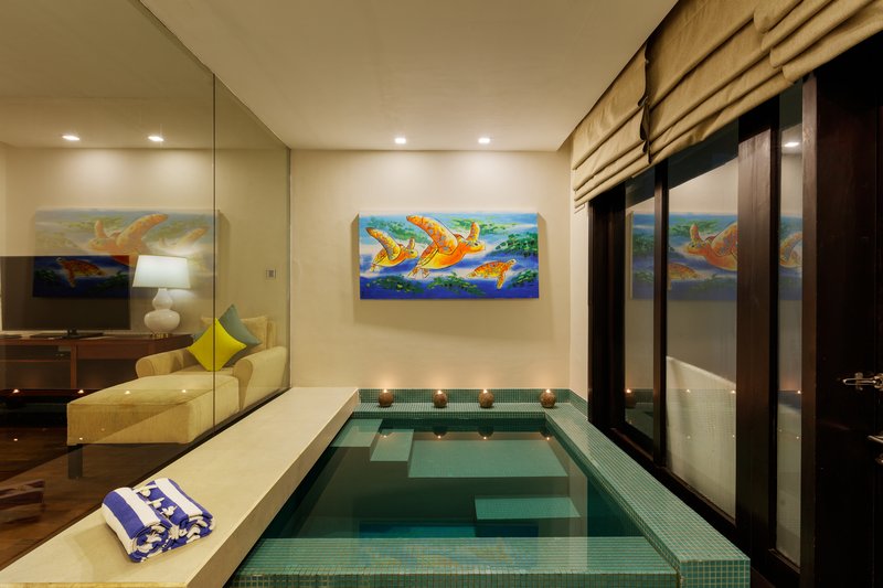 Beach Splash Room Indoor Plunge Pool