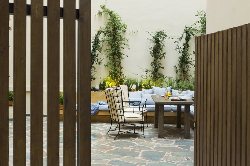 Courtyard Suite - Patio