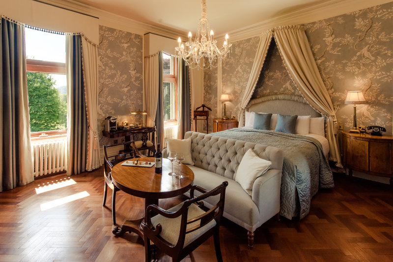 The Manor House Bedroom - Signature Room