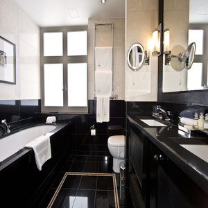  Luxury Bathroom 