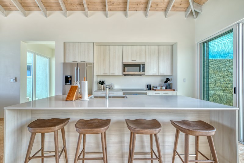 Three Bedroom Peninsula Oceanfront Coral Villa Kitchen