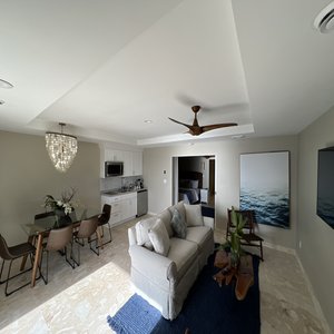 Queen Suite Living Room