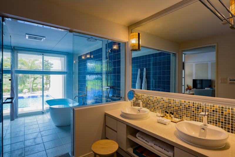 Premier Pool Villa Suite F Bathroom