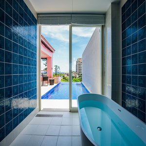 Premier Pool Villa Suite Maisonnette Bathroom View