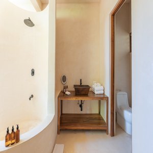 Cenote Suite Lower Bathroom