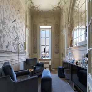 Royal Queen Suite