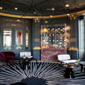 Bar lounge