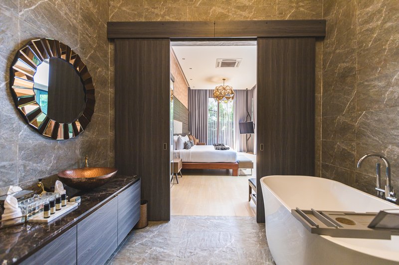 Three-Bedroom Villa Suite - Master Bathroom