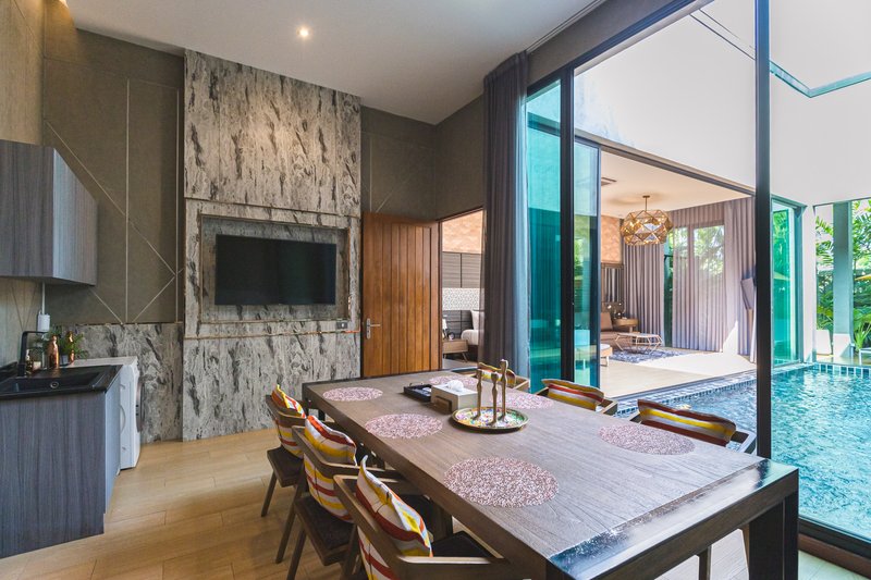 Three-Bedroom Villa Suite - Dining Area