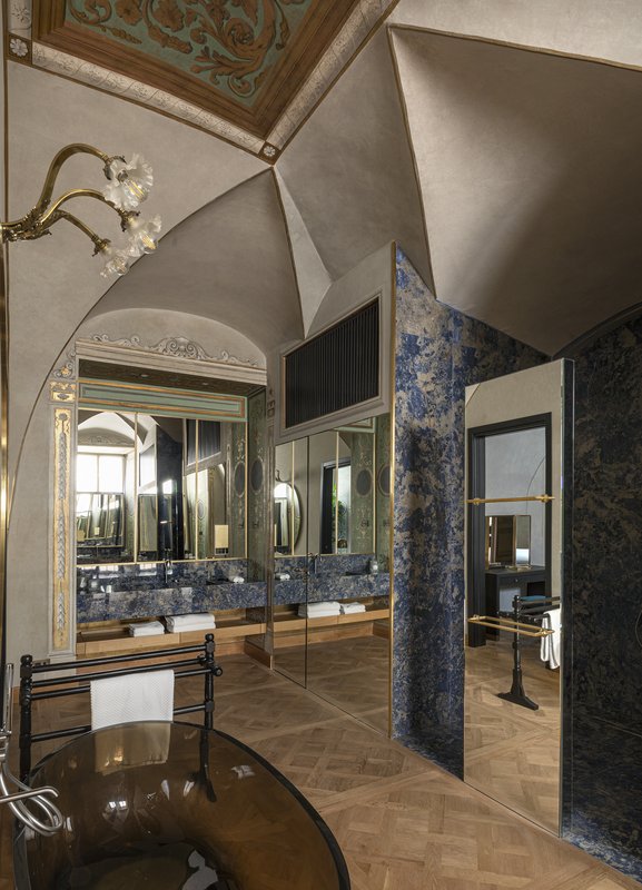 Suite Borghese Bathroom
