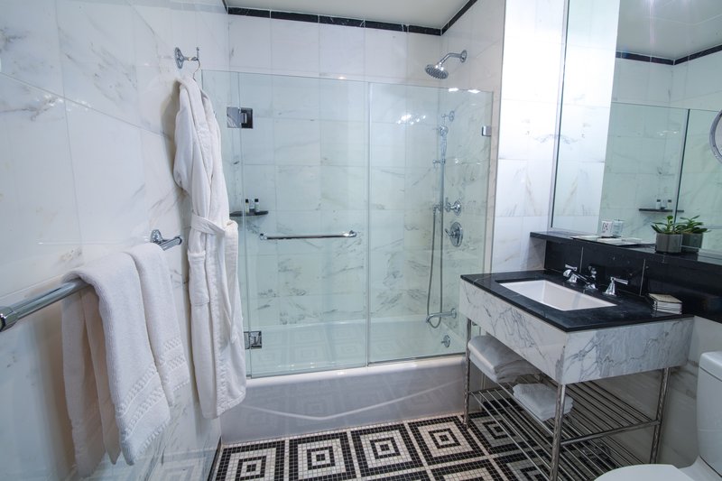 Executive Two-Bedroom Suite Bath 