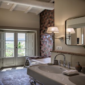 Grand Suite Bathroom
