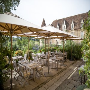 Dyades Restaurant