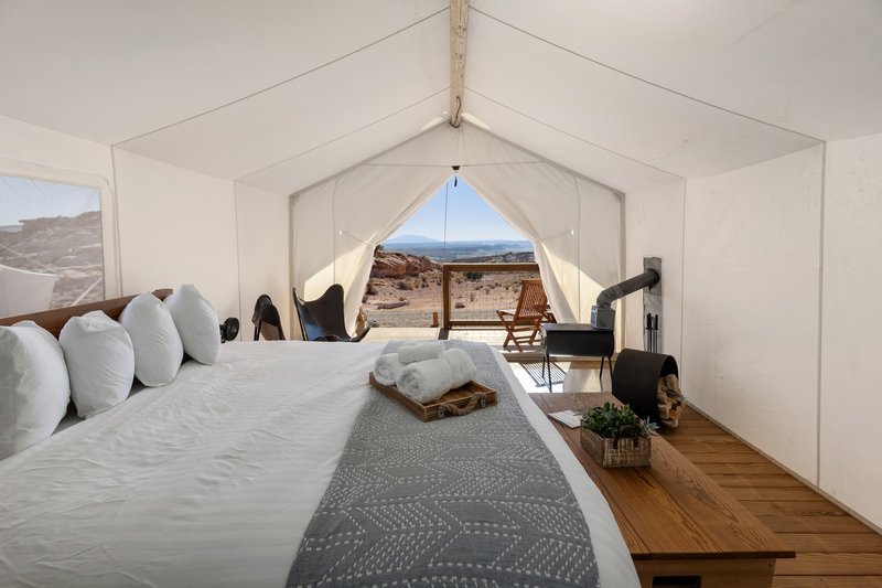 Deluxe tent - King-Sized Bed