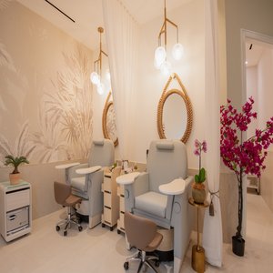 Rhizophora nail salon