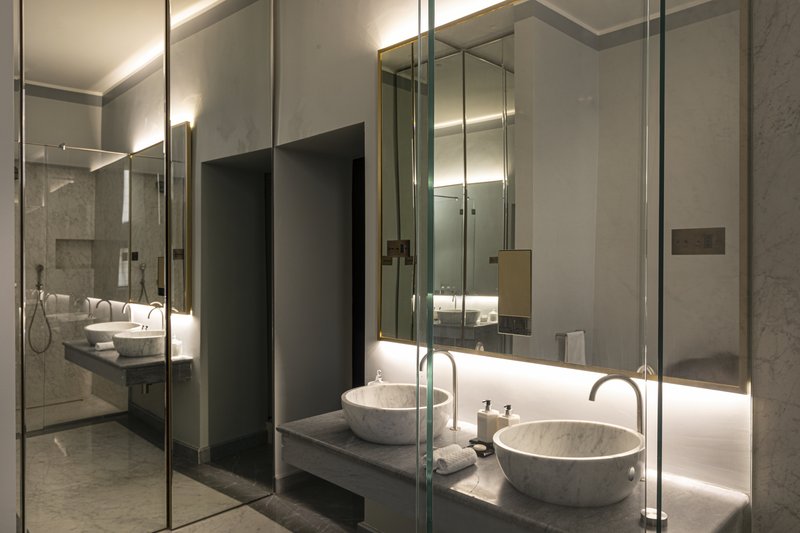 Chapel Room bathroom - Palazzo Vilon