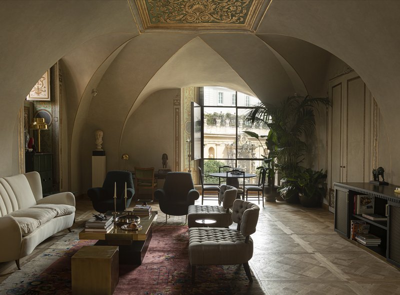 Signature Borghese Suite Living Room - Palazzo Vilon