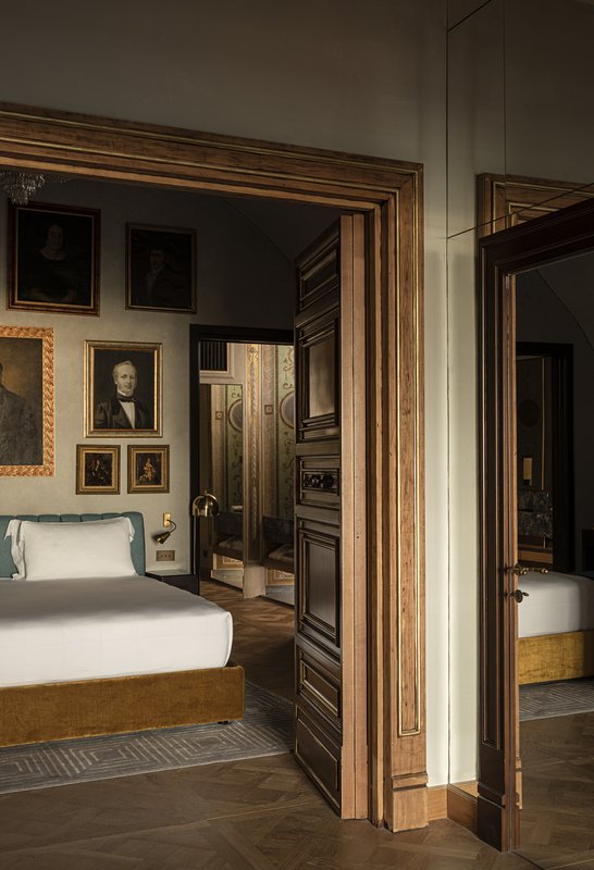 Signature Borghese Suite bedroom - Palazzo Vilon
