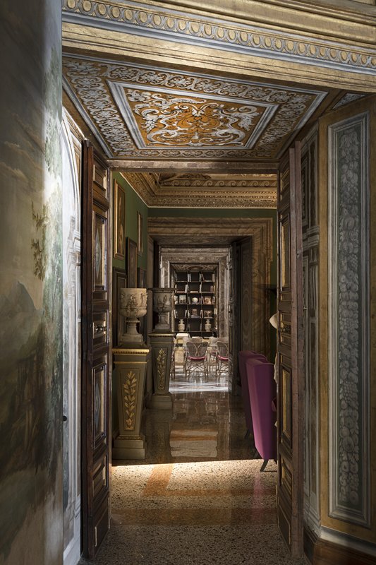 Chapel Room exit - Palazzo Vilon