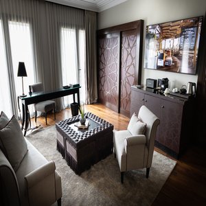 Deluxe One Bedroom Suite