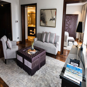 Deluxe One Bedroom Suite