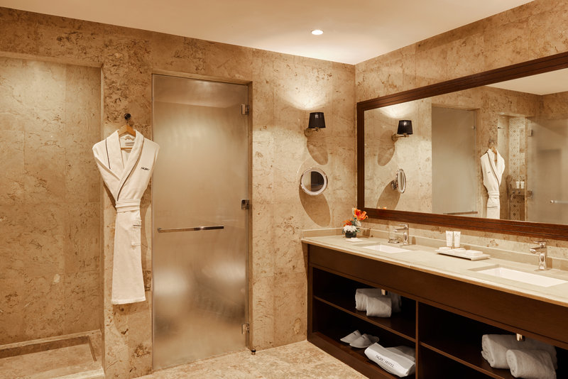 Miyabi Suite Bathroom