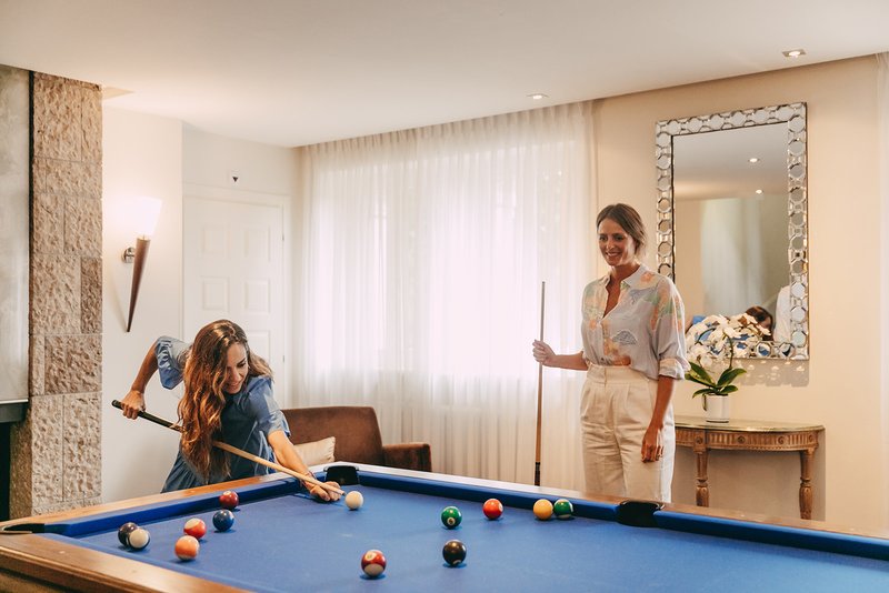 Chateau D Ouchy Interieur Billard BD