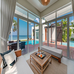 4 Bedroom Beachfront Villa
