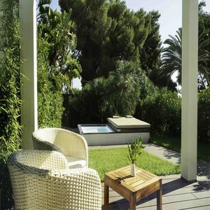 Lotus Cabana - Patio