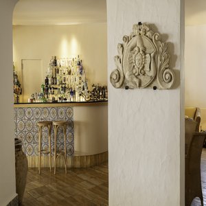 Pool Bar