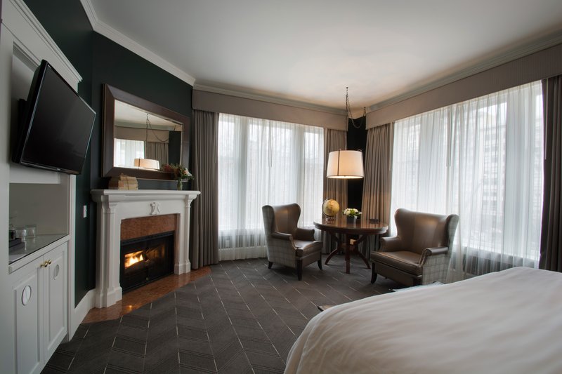 Premier Corner King - Bedroom