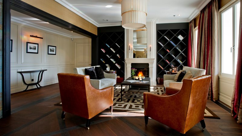 Reception Salon