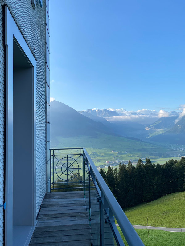 Corner Suite Alpine View with Balcony - Balcony